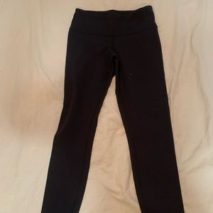 Wunder under black leggings